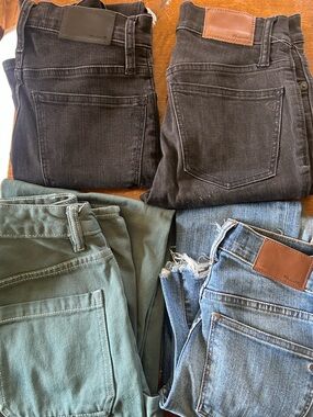 Bundle 4 pair jeans 23/24